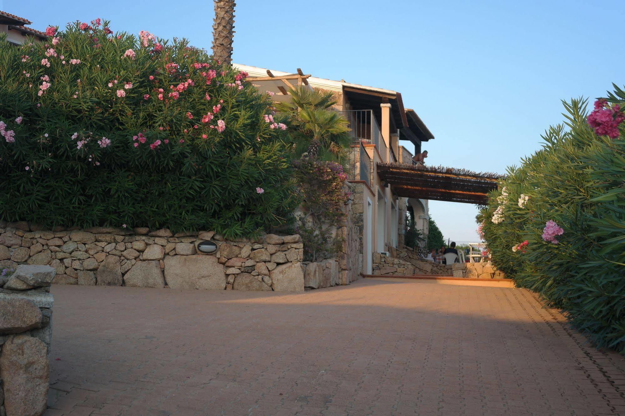 Sardinia Blu Residence Golfo Aranci Buitenkant foto